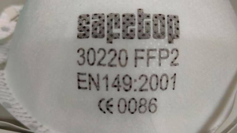 Imagen de una de las mascarillas caducadas.