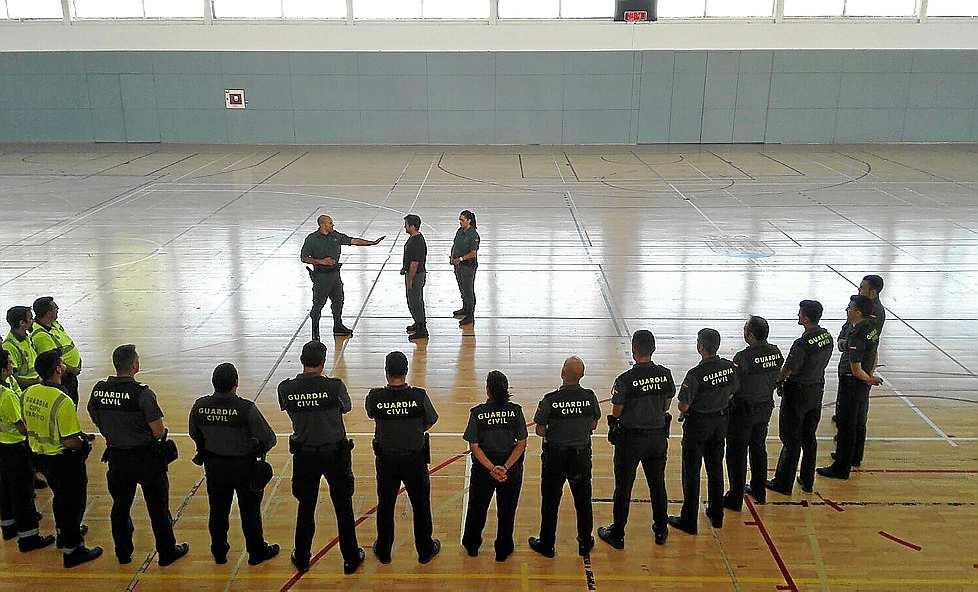 Sesión formativa en la Guardia Civil.
