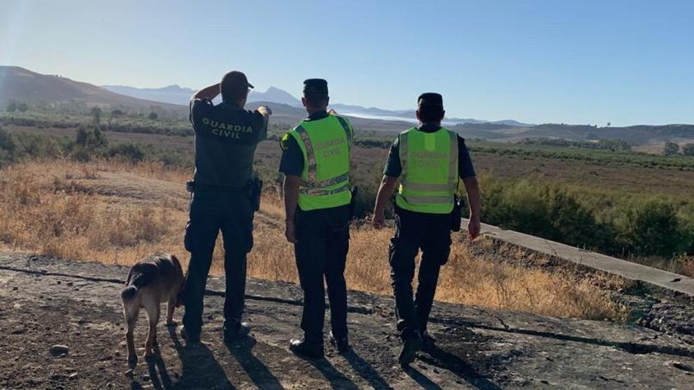 Batida de guardias civiles en la Sierra de Cádiz para tratar de hallar a los agresores de los tres agentes.