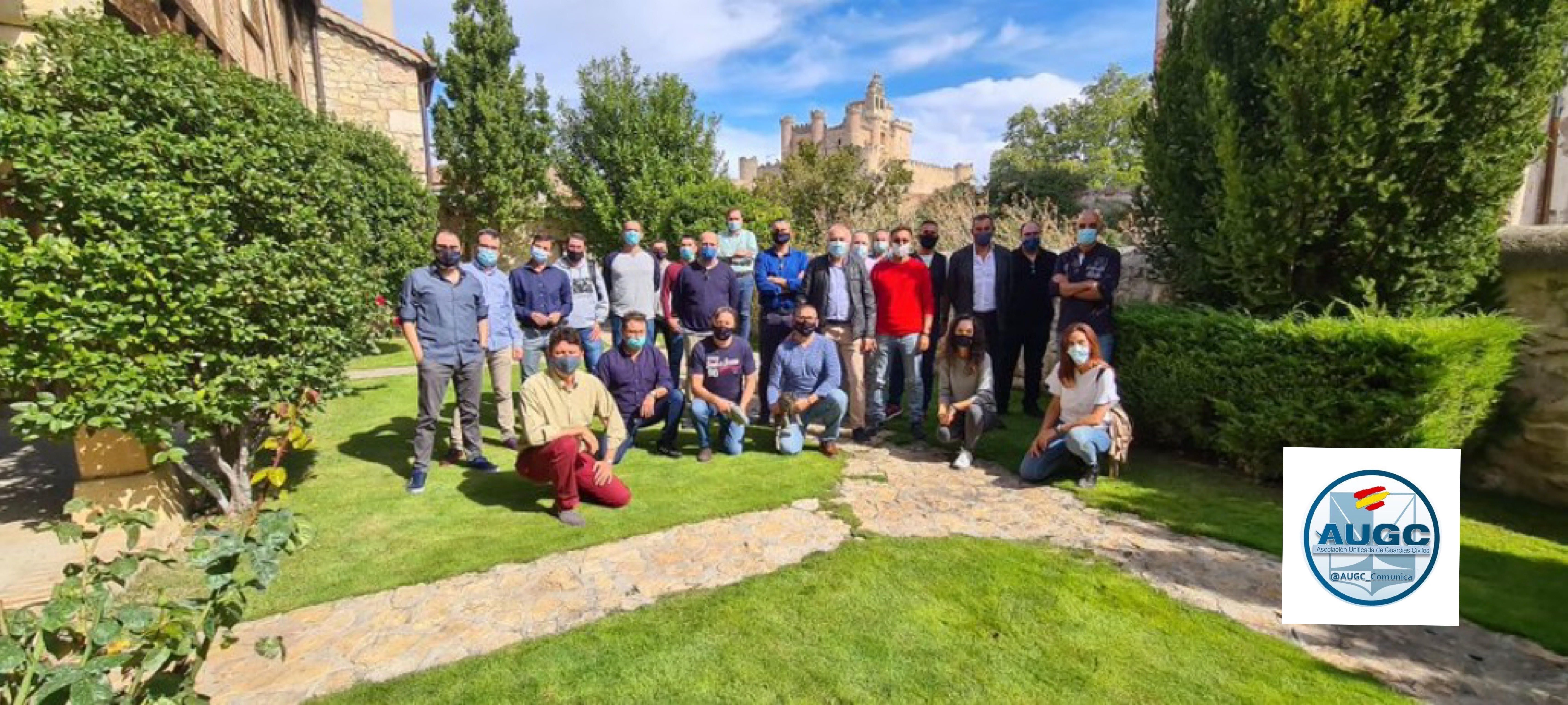 Foto de familia de los participantes en las jornadas.