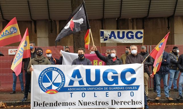 Los guardias civiles clamaron contra un reparto que vuelve a beneficiar a los mismos de siempre.