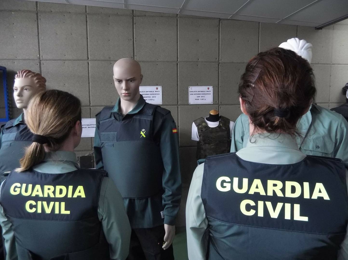 Chalecos antibalas de la Guardia Civil. Chalecos antibalas de la Guardia Civil.