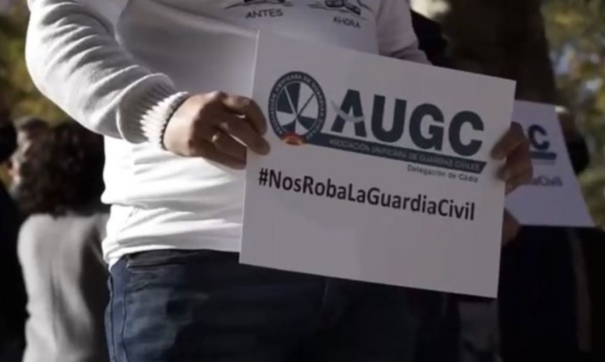 Imagen durante una concentración de AUGC para reivindicar una productividad justa.
