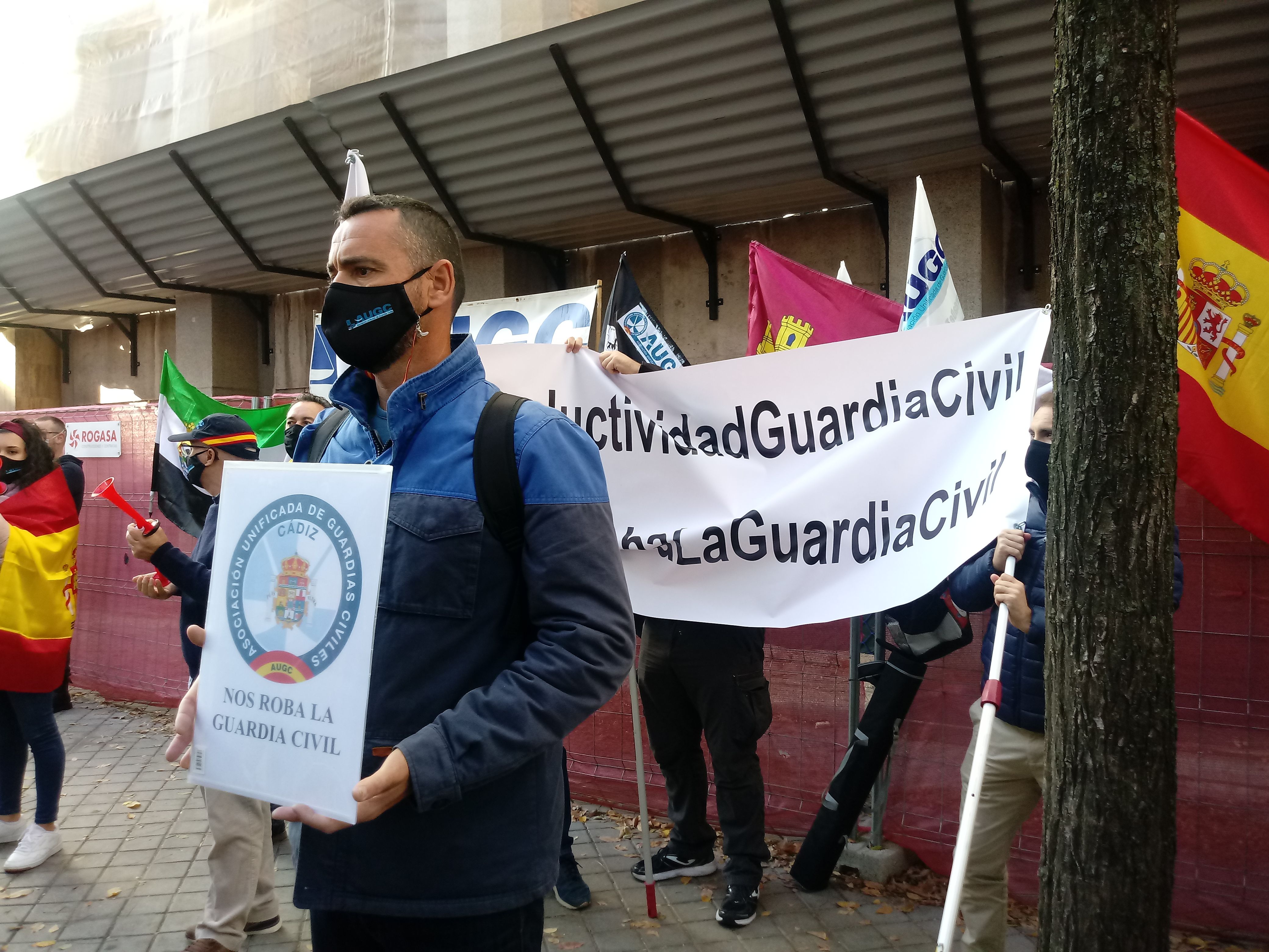 Concentración contra el recorte de la productividad a los trabajadores de la Guardia Civil.