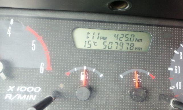 Cuentakilómetros de un vehículo oficial, con más de 500.000 kilómetros.
