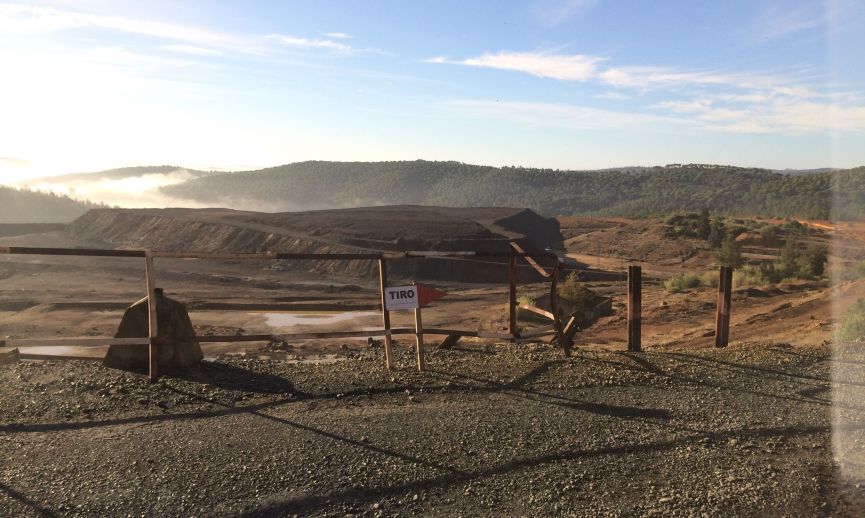 Los guardias civiles de Huelva deben hacer sus ejercicios de tiro en una mina abandonada de Riotinto.nada sin instalaciones sanitarias.