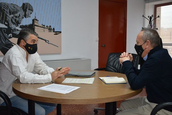 Un momento de la reunión entre el secretario de Comunicación de AUGC Valencia y el secretario general de UGT PV.