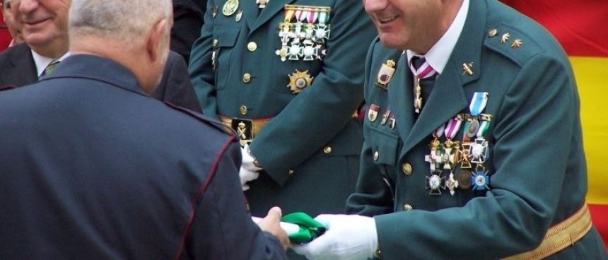 El reparto de medallas en la Guardia Civil sigue favoreciendo por sistema a los altos mandos, en detrimento de los trabajadores de base.