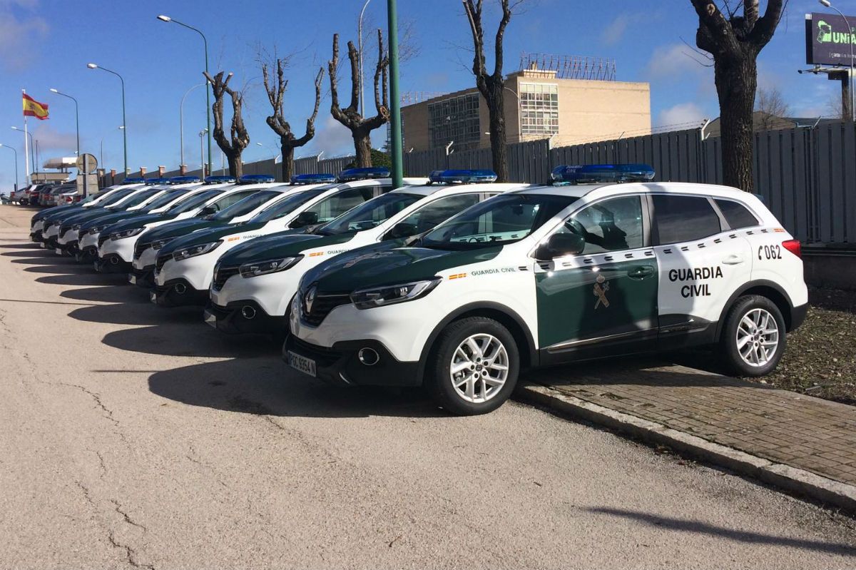 Vehículos oficiales de la Guardia Civil.