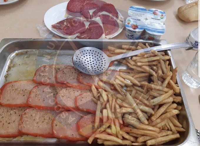 El escueto menú que se sirvió.