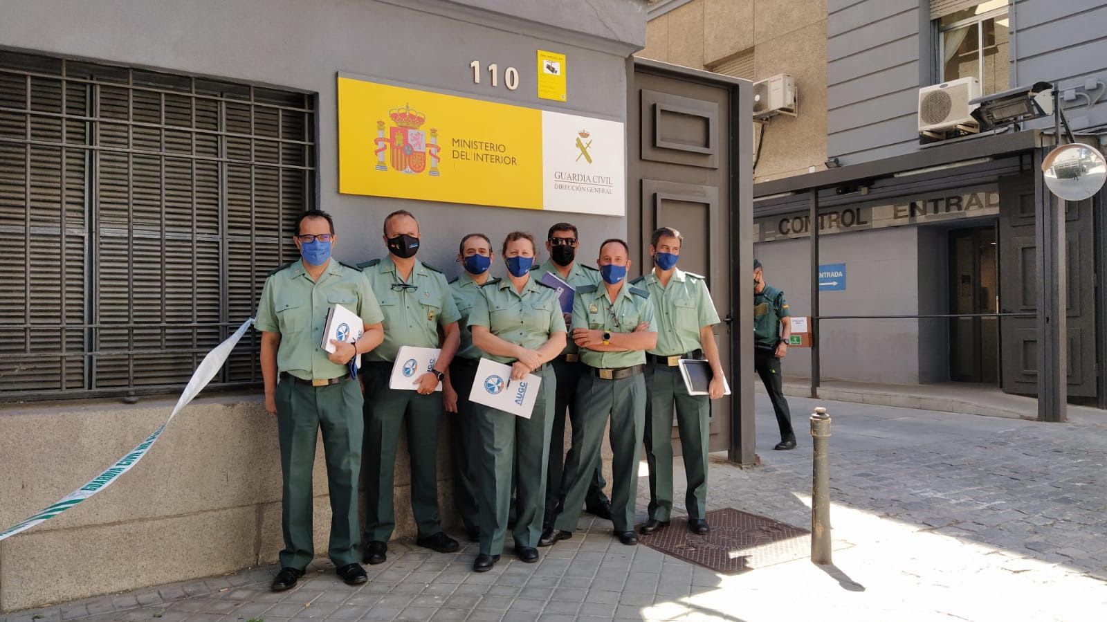 Los representantes de AUGC, antes del inicio del Pleno.