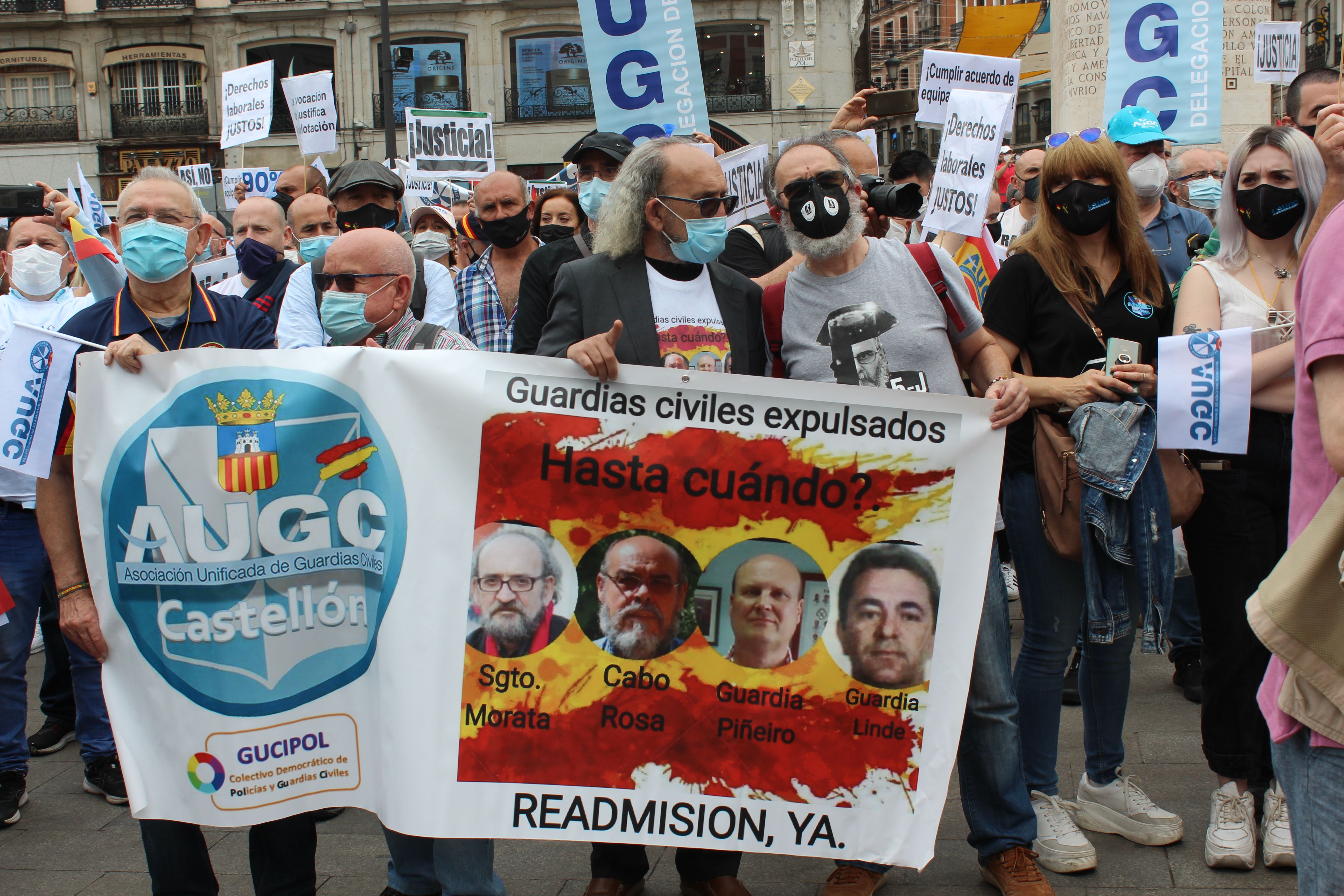José Morata y Alejandro Borja, en la concentración celebrada en la Puerta del Sol en junio.