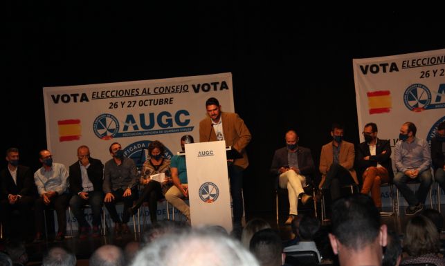 Pedro Carmona, secretario de Comunicación de AUGC, presentó el acto.