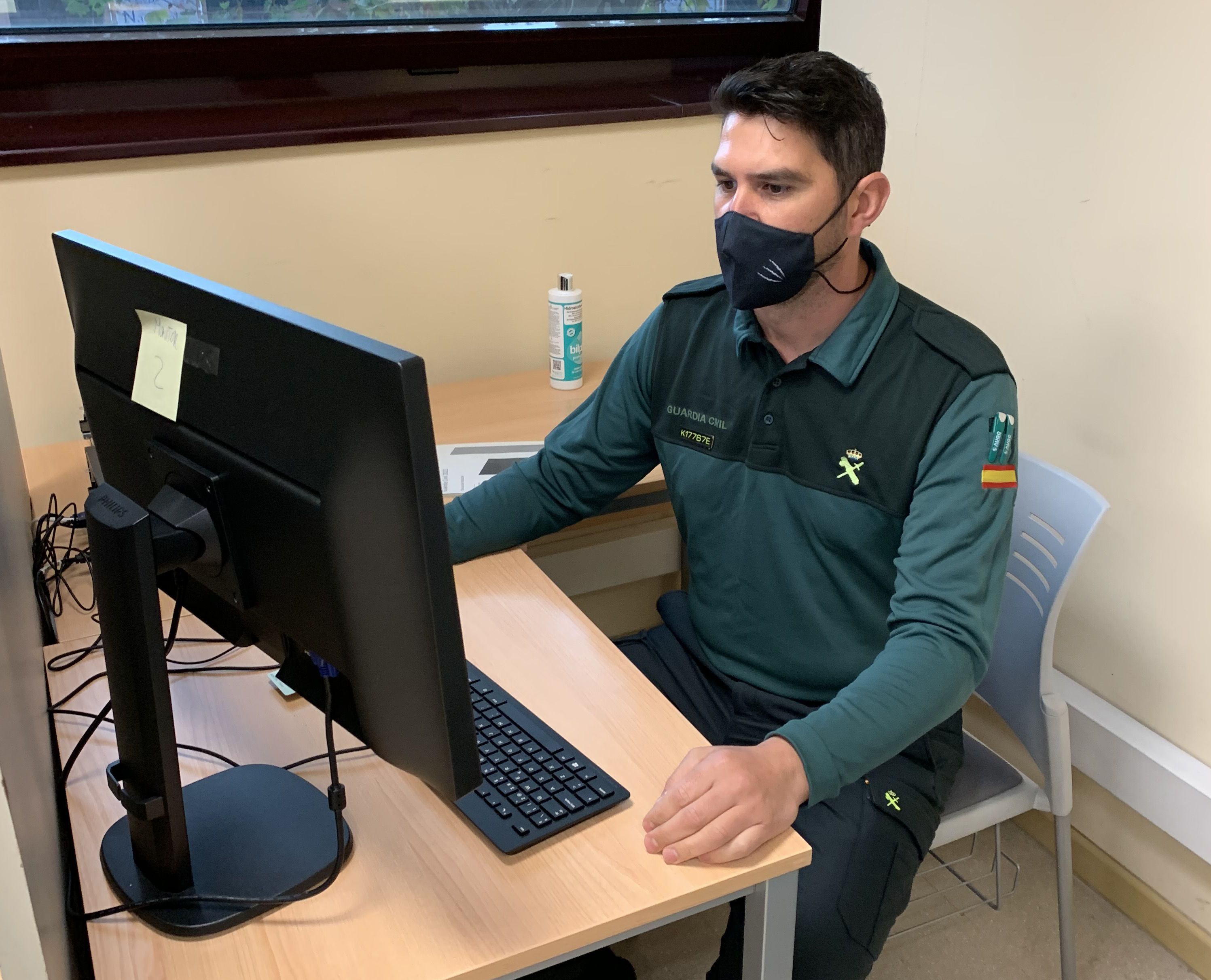 Pedro Carmona, secretario de Comunicación de AUGC, en su punto de votación