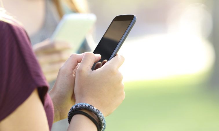 Injuriar por redes sociales a guardias civiles tiene un precio.