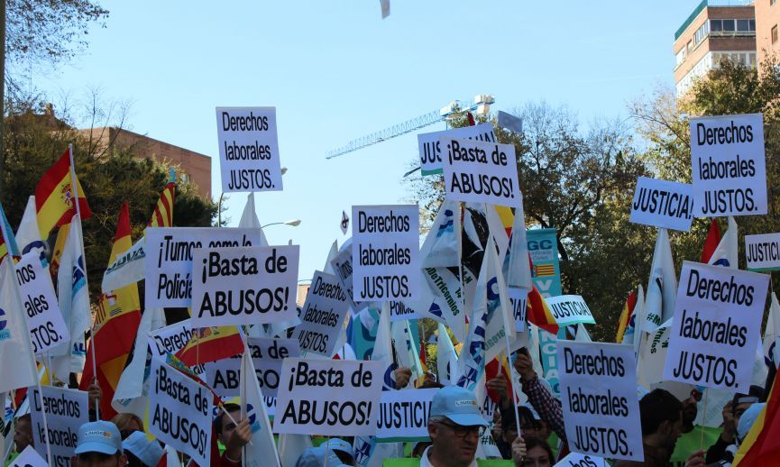 Los guardias civiles, hartos de abusos.