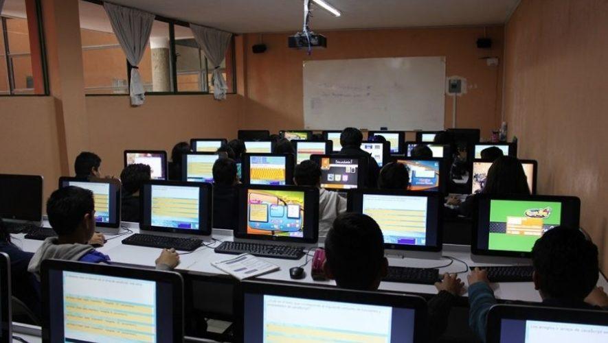 Se mantendrán los cursos de ofimática y nos indican que es previsible que en el mes de marzo, vuelva a salir formación del curso avanzado y del básico.