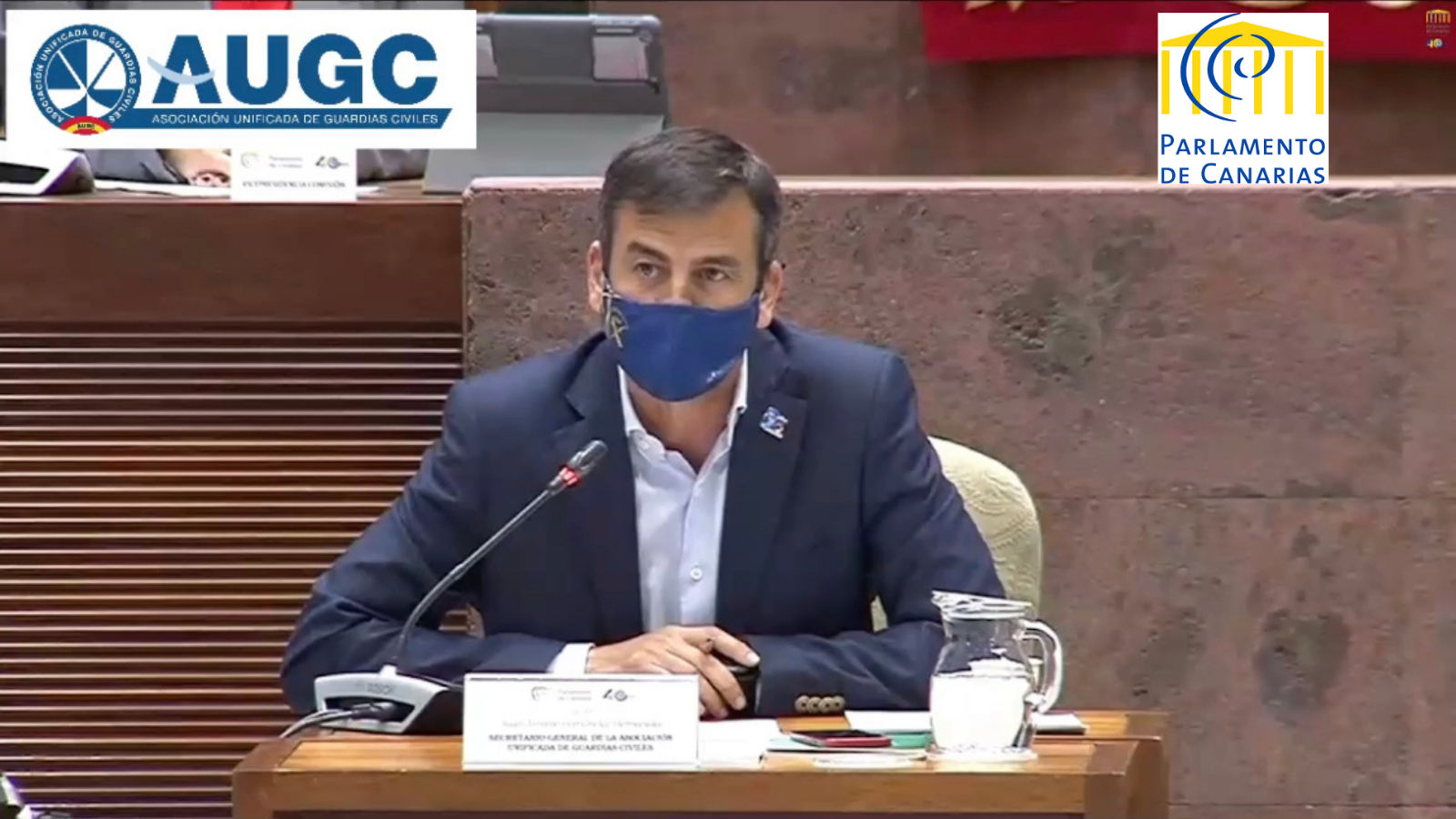 El secretario general de la Asociación Unificada de Guardias Civiles AUGC, Juan Fernández, denuncia en el parlamento Canario la grave situación de política de personal, condiciones de vida y trabajo de los guardias civiles en el Cuerpo.