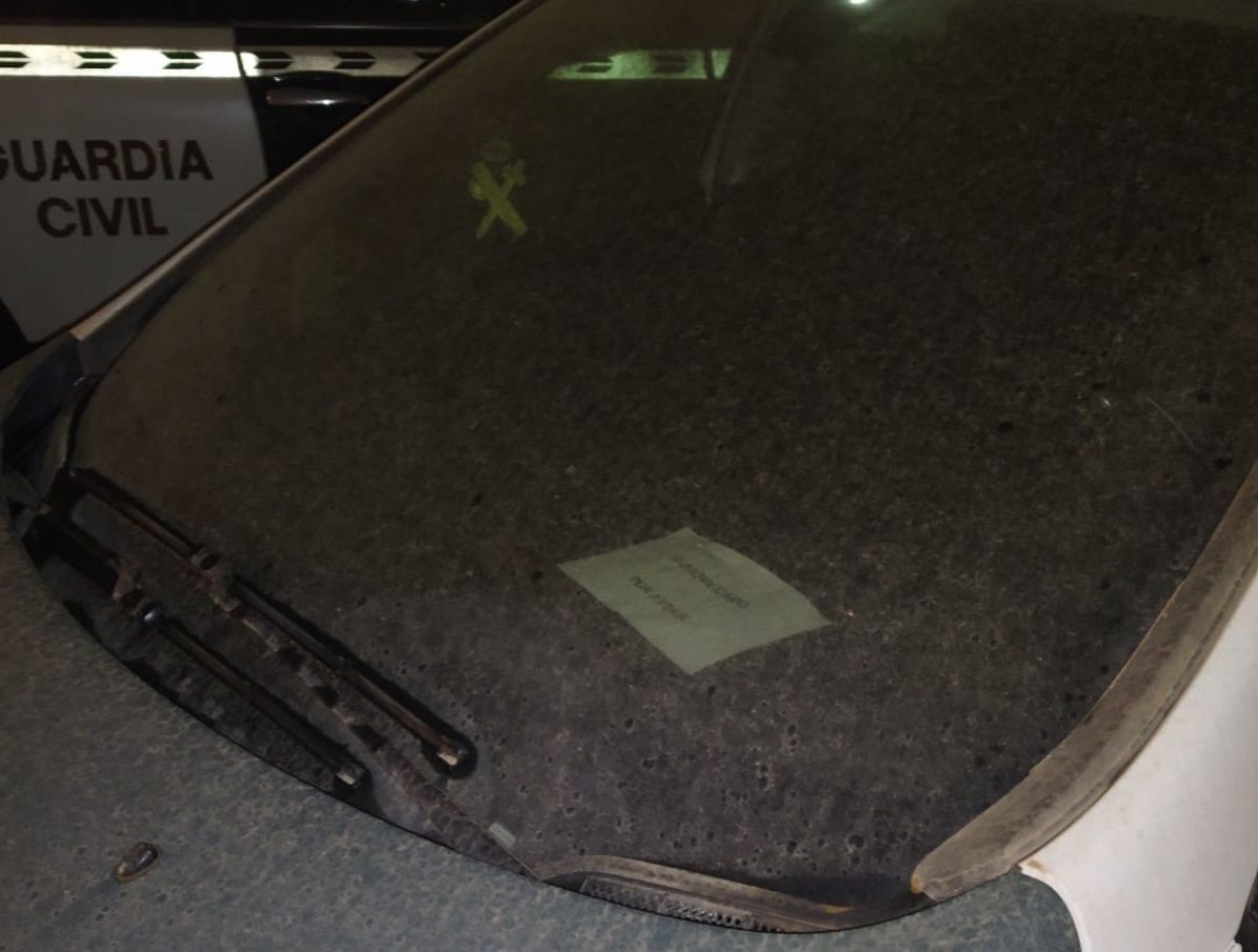 Uno de los seis coches averiados que están inoperativos en el Puesto Principal de Mijas. En el folio se precisa: "Inmovilizado por avería".