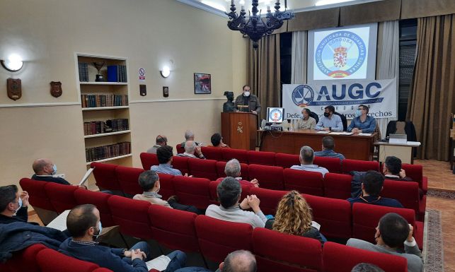 Uno de los momentos de la Asamblea celebrada ayer en la Comandancia de la Guardia Civil de Córdoba.