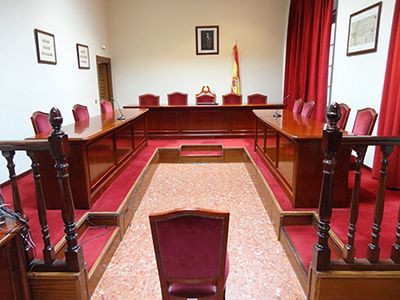 Todas las sentencias condenaban a resarcir a los Guardias Civiles por los daños inferidos.
