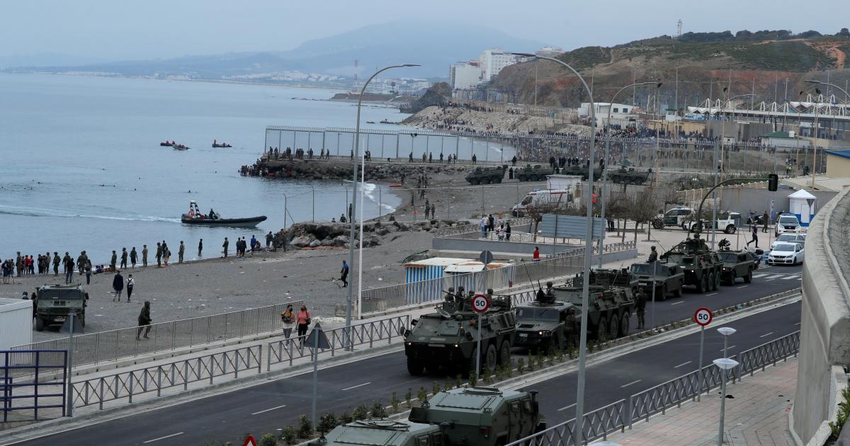 La Playa del Tarajal de Ceuta durante el despliegue militar del pasado año.