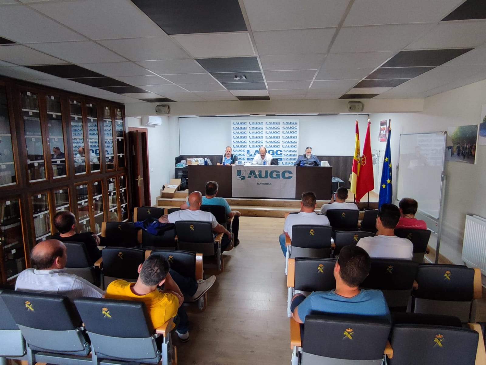 Quedaron expuestos los temas tratados en la reunión de AUGC Pamplona con el Sr. Coronel Jefe de la Zona de Navarra o lo tratado en la Asamblea General Ordinaria de Madrid.