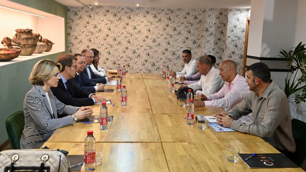 Reunión entre la Asociación Unificada de Guardias Civiles con el Presidente del Partido Popular, Núñez Feijóo. Hubo otros miembros de las Fuerzas y Cuerpos de Seguridad del Estado, pero AUGC fue la única por parte de la Guardia Civil.