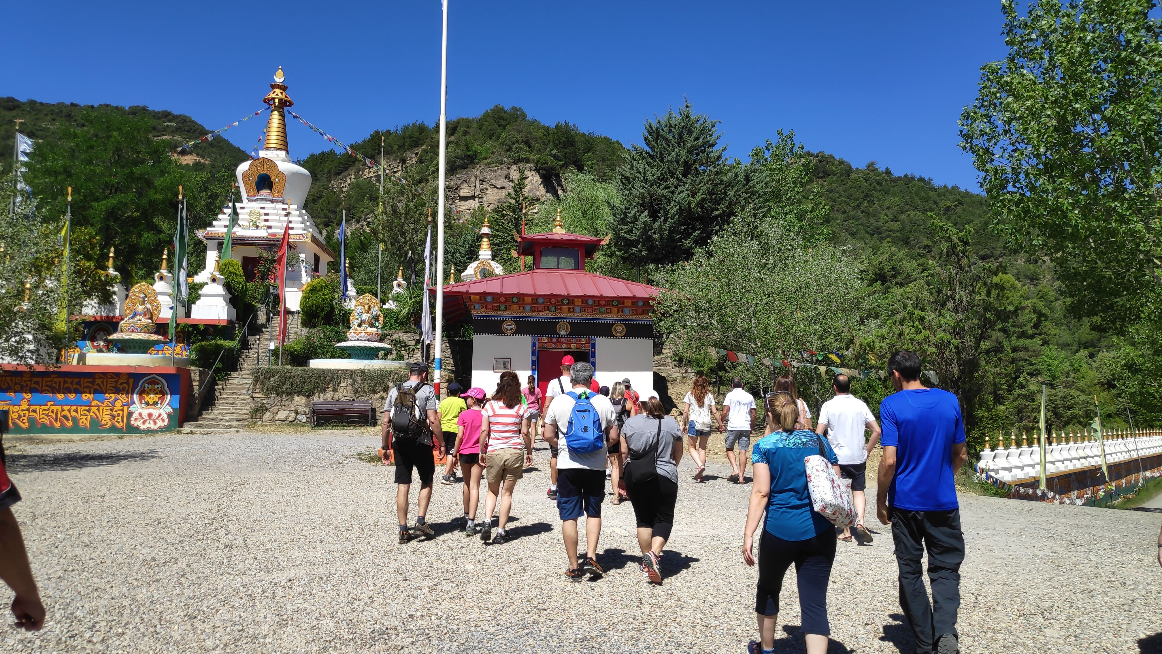 Fuimos a visitar el Templo Budista de Panillo, una actividad exótica que nos trasladó a miles de kilómetros de distancia. Se produjo alguna conversación sobre los turnos de trabajo y fue un agradable fin de semana de convivencia.