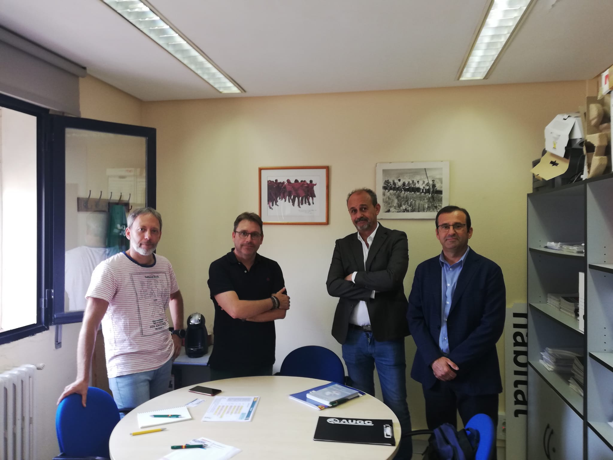 Agradecemos la disposición a los representantes sindicales para ayudarnos y asesorarnos en esta materia. 