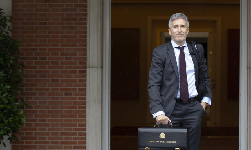 De los años de Rajoy todavía acumulamos un déficit del 51,7 % en la plantilla y, pese a ello, Marlaska aprobó este año una oferta de empleo público mayor para la Policía Nacional, cuyas carencias de ese período están casi cubiertas.