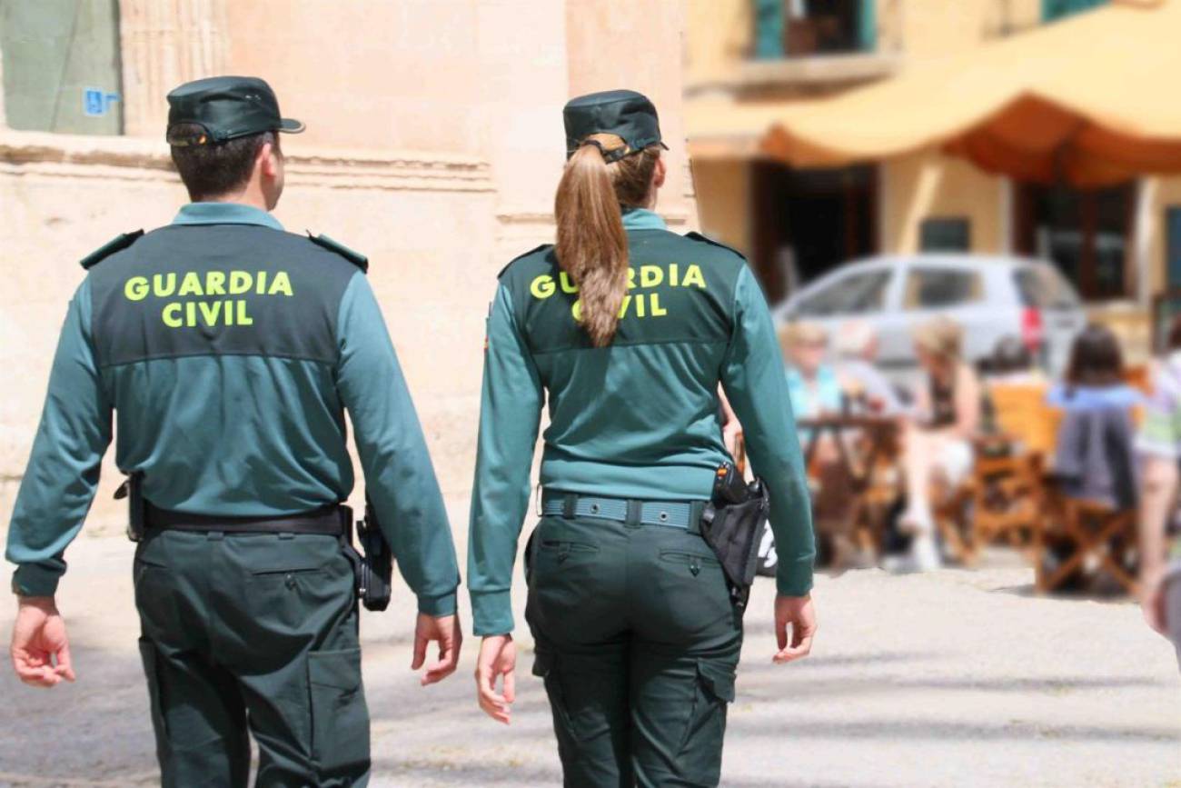 Agentes de la Guardia Civil.