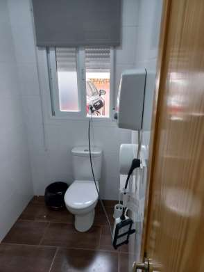 Se instaló un cargador eléctrico de un vehículo híbrido dentro de un aseo de la Compañía de Lorca de la Guardia Civil. Se instaló un cargador eléctrico de un vehículo híbrido dentro de un aseo de la Compañía de Lorca de la Guardia Civil.