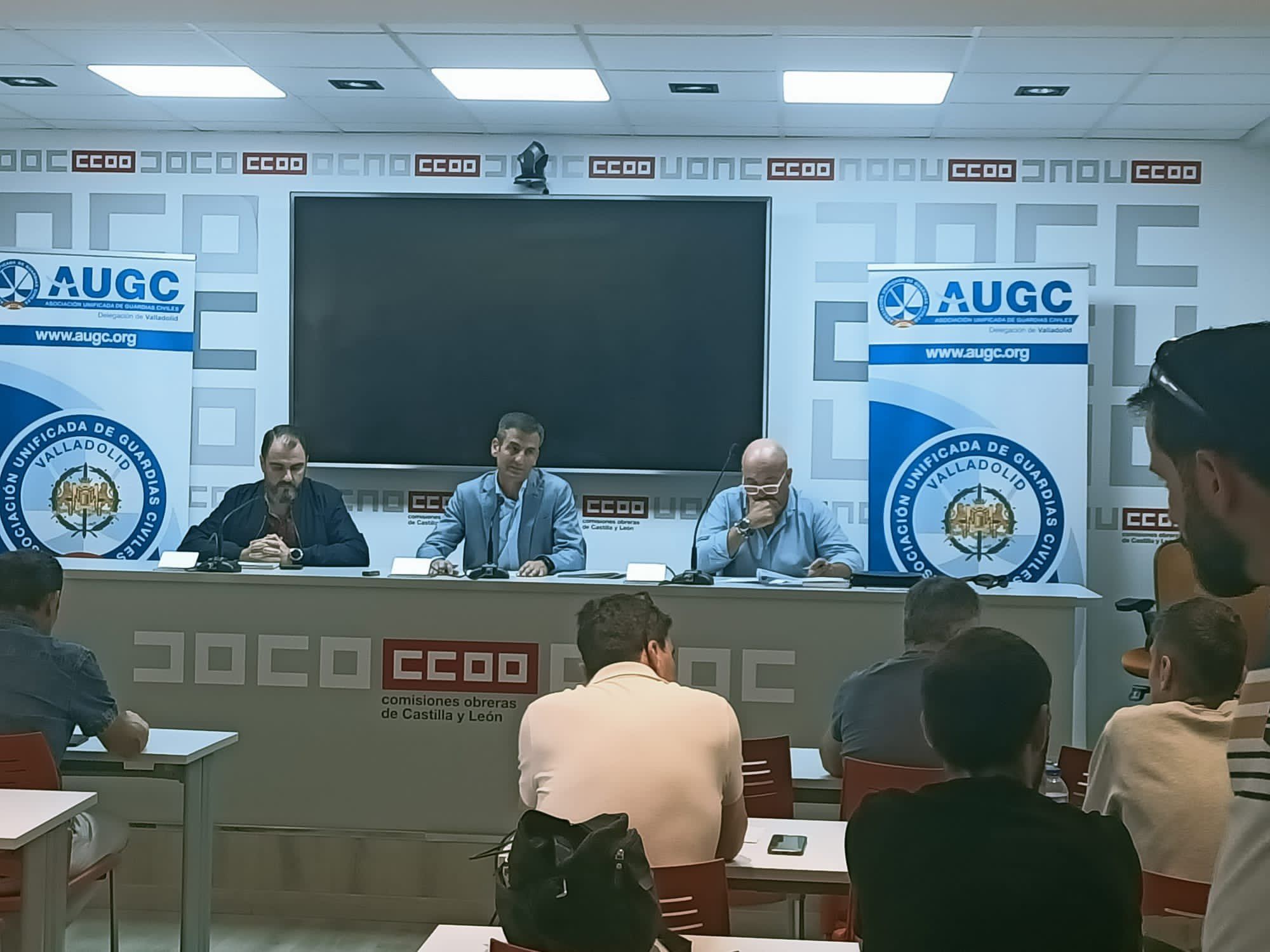 La situación que también afecta a todo el país se ha denunciado hoy públicamente desde Valladolid. Los compañeros de la Junta Directiva Provincial han informado a los medios junto al Secretario General de la Junta Directiva Nacional y al de Organización.