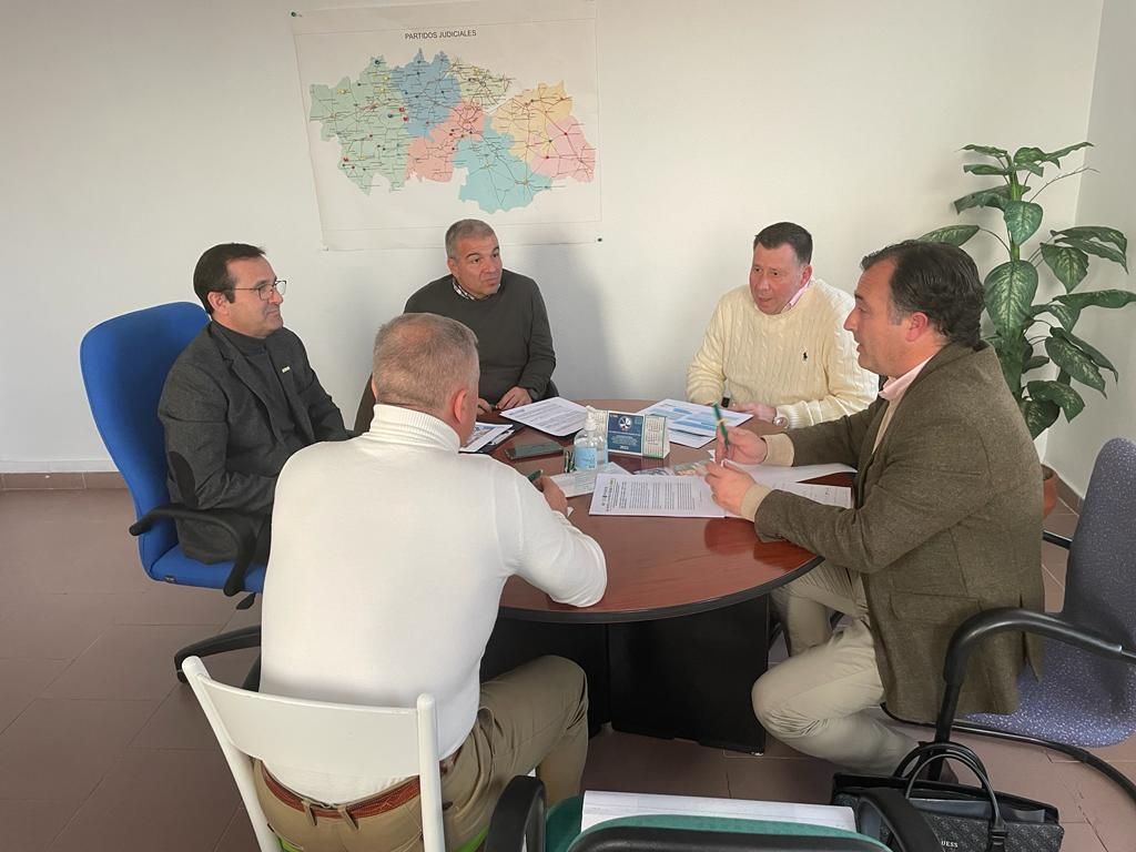 Fotografía durante la reunión.