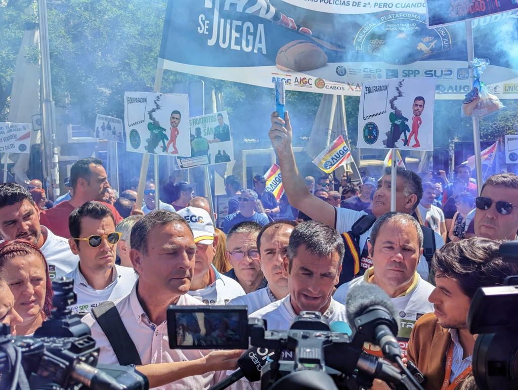 Concentración de la Plataforma en el Congreso de los Diputados el 10 de mayo.