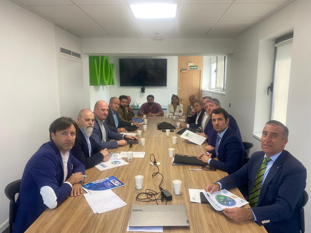 Reunión Plataforma y VOX